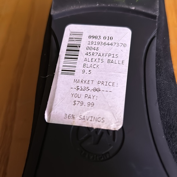 Michael Kors Alexis Ballet flat. 9.5. Suede feel. - Picture 3 of 4